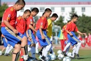 今日：点球罚丢0-1输给意甲科莫是遗憾？合练三天就想大杀四方，那皇马巴萨青训早成笑话了